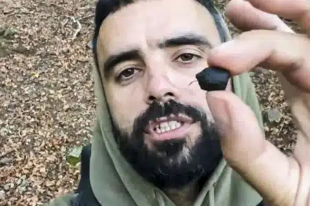 tiktoker excrementos ciervo y cierva