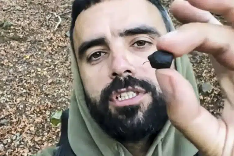 tiktoker excrementos ciervo y cierva