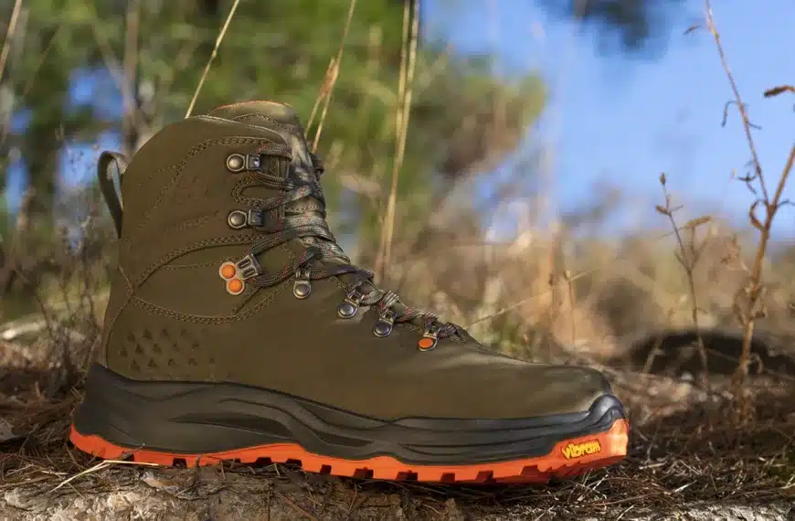 Chiruca lanza nuevas prendas y botas de alta visibilidad para cazadores