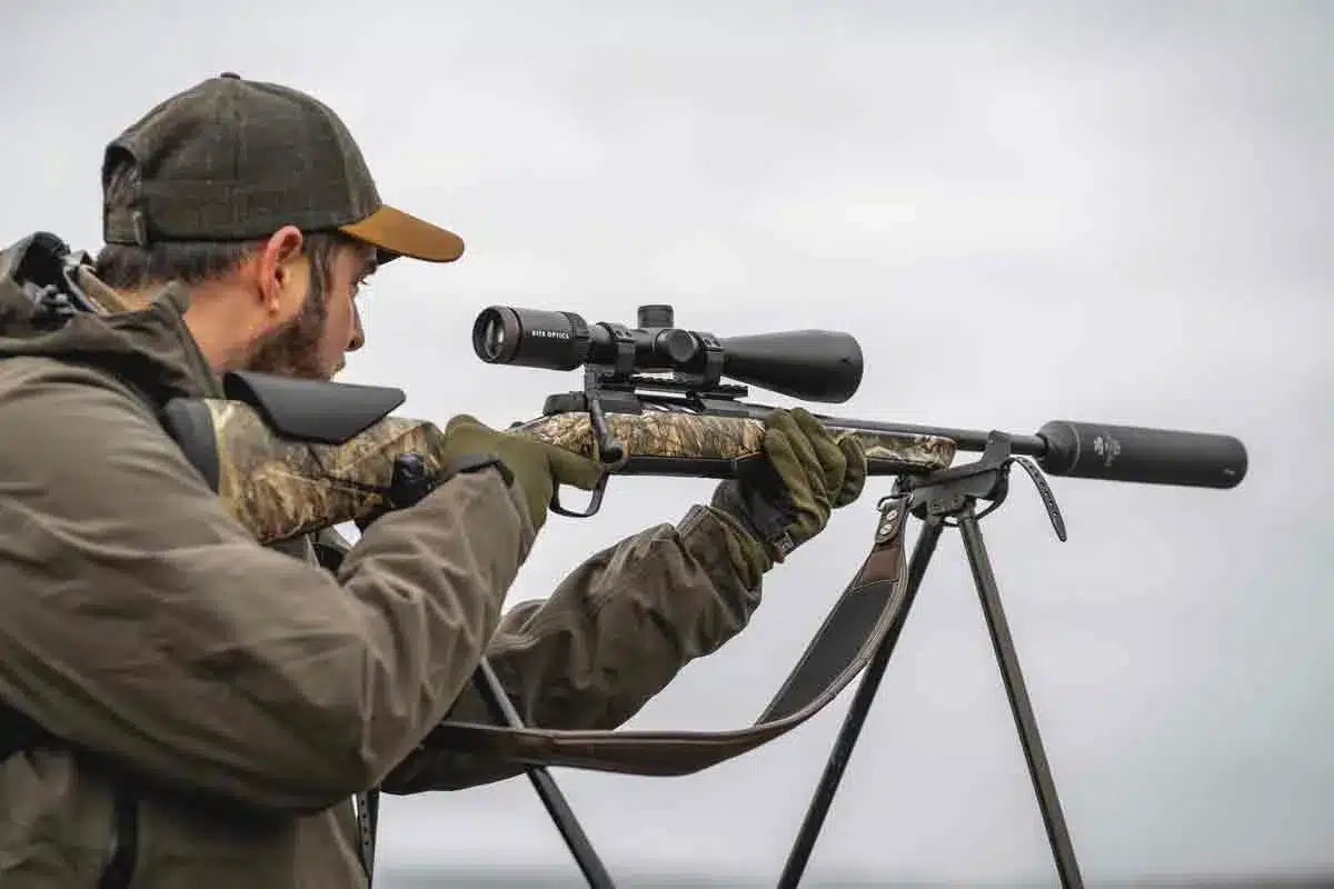 cazador con silenciador