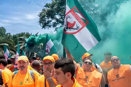 Cazadores andaluces en una manifestación.