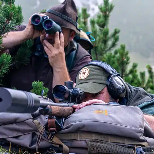 Un cazador usando un silenciador en Austria.