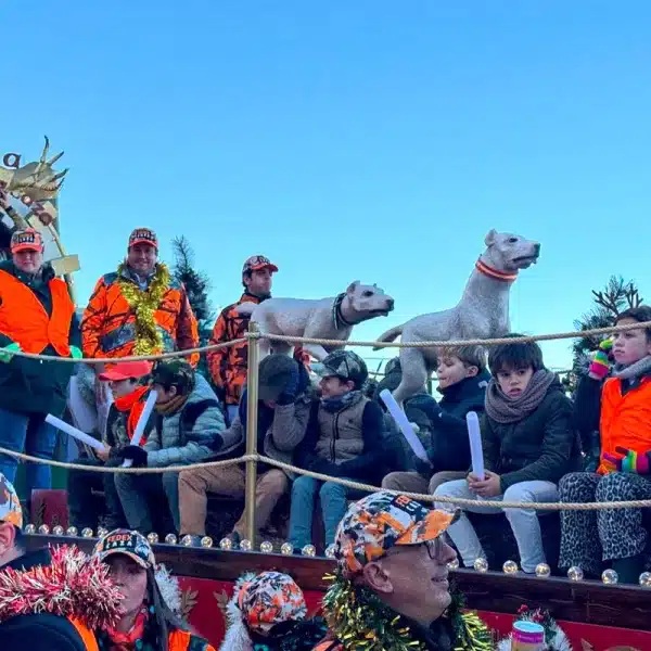 Una parte de la carroza de la caza antes de empezar el recorrido.