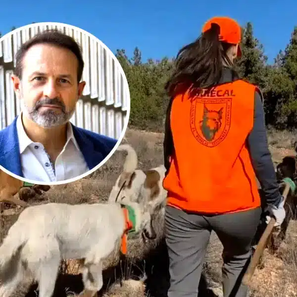 José Ramón Becerra y una rehalera en una foto de archivo. © Diario Veterinario y ARRECAL