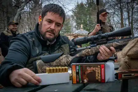 Un cazador en un campo de tiro.