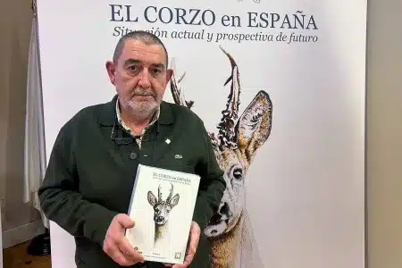 Florencio Markina durante la presentación del libro El corzo en España.