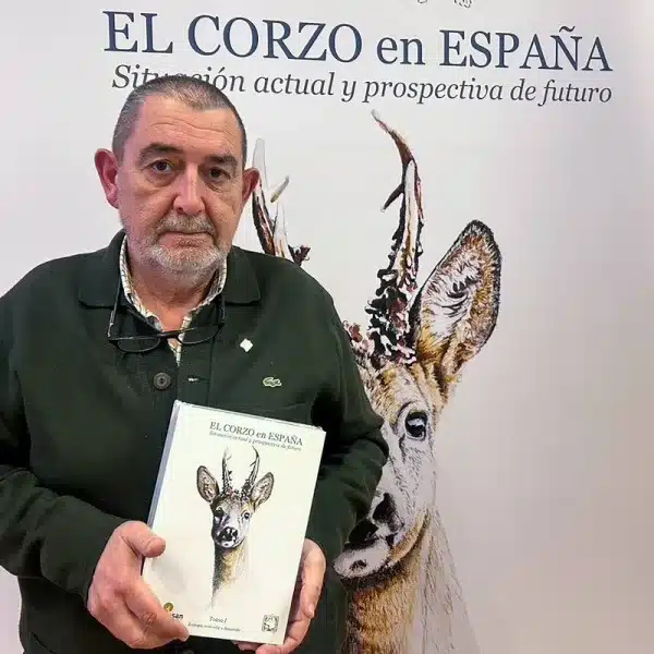 Florencio Markina durante la presentación del libro El corzo en España.