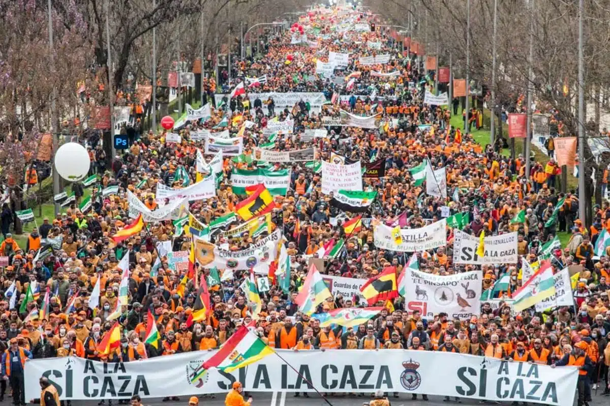 Hoy se cumplen 4 años del día que 800.000 cazadores colapsaron Madrid: así fue el histórico 20M