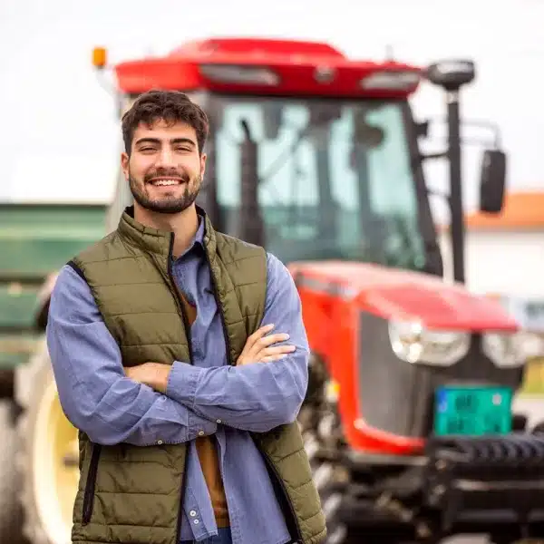 joven agricultor multa mudarse al pueblo de al lado