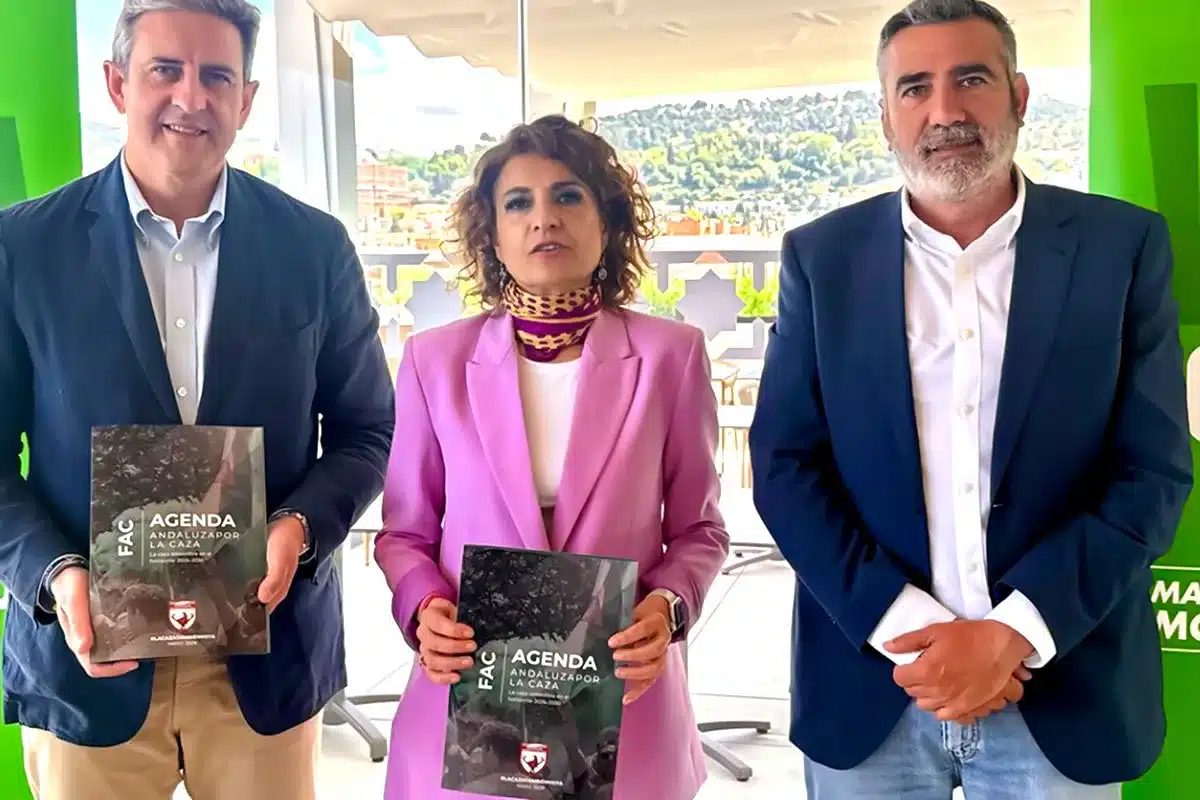 María Jesús Montero PSOE apoya Agenda Andaluza por la Caza