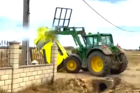 detenido agricultor vuelca coche cobro morosos