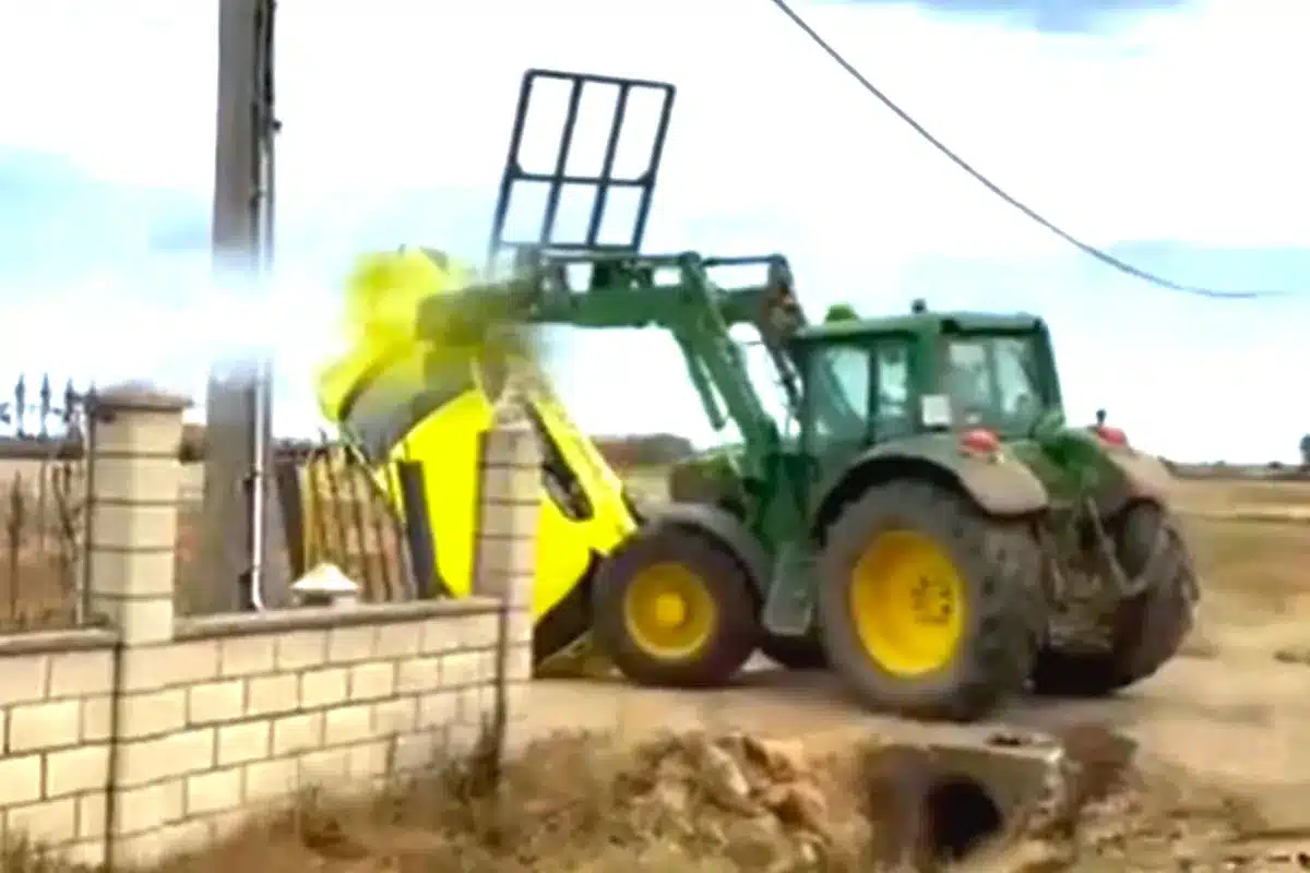 detenido agricultor vuelca coche cobro morosos