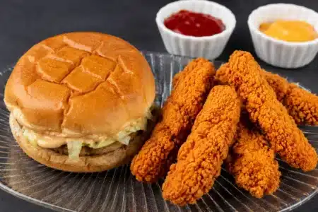 Fingers de corzo y hamburguesa de jabalí