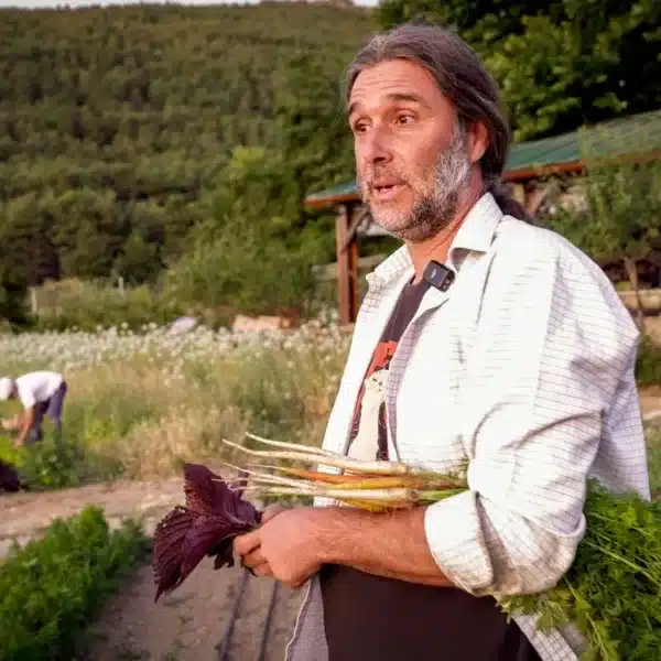 Cristian, en su huerto.