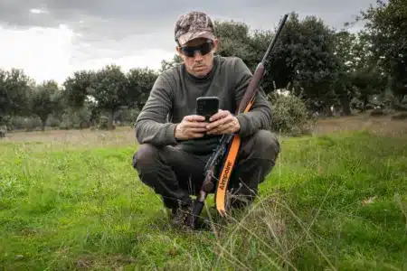 Un cazador en el campo.