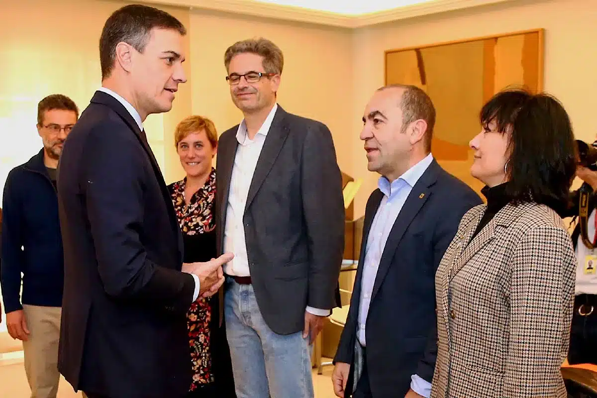 Asunción Ruiz, directora de SEO/BirdLife, en uno de sus encuentros con Pedro Sánchez.