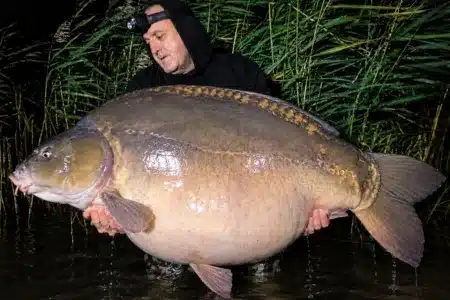 Pescador de Toledo captura una carpa de 36,8 kilos
