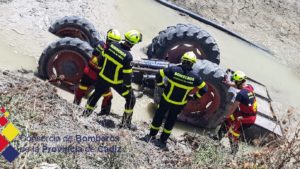 Mueren dos jóvenes agricultores de 32 y 38 años tras volcar sus tractores