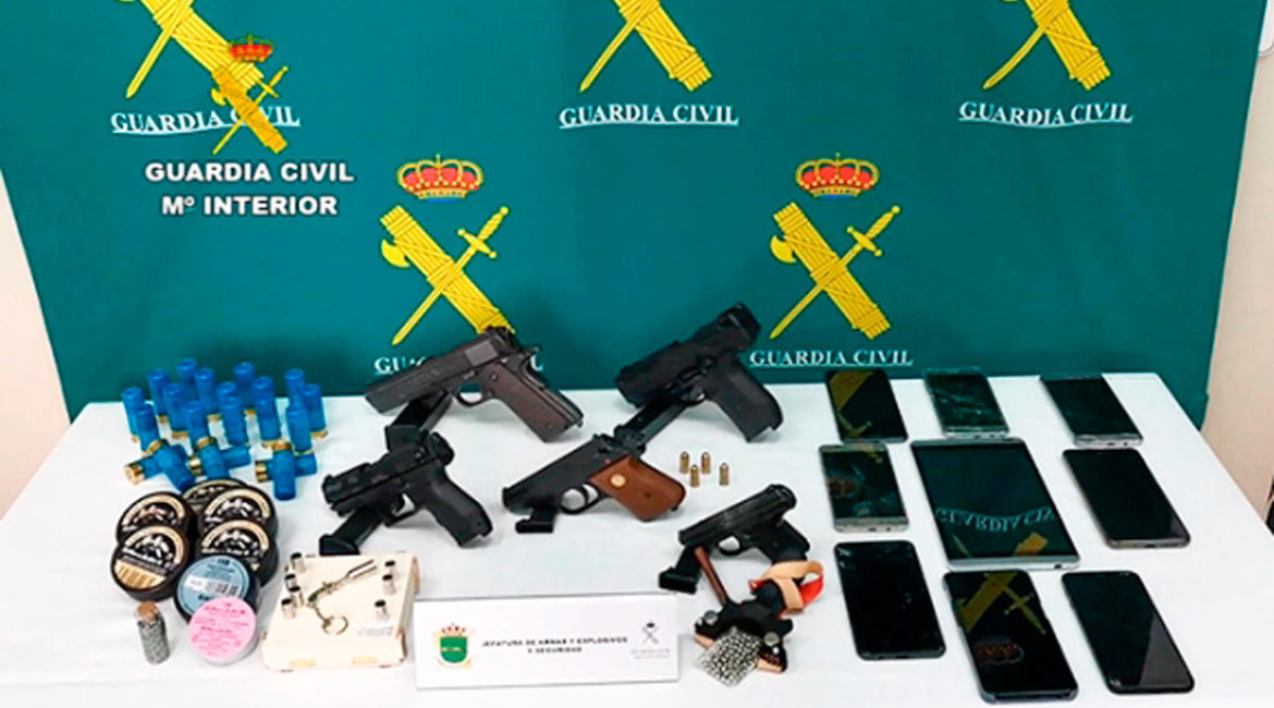 Detenidas cuatro personas por introducir en España armas de fuego tipo Flobert ilegalmente
