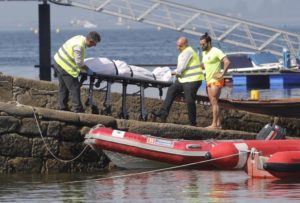 Muere un pescador tras golpearse contra una roca en Galicia