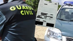 Cuatro guardias civiles de paisano denuncian y requisan el arma a un cazador con todos los permisos en regla