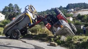 Mueren dos agricultores aplastados por sus tractores en dos trágicos accidentes