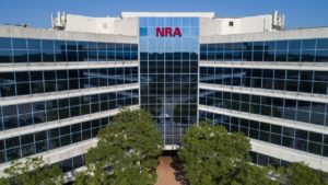 La Asociación Nacional del Rifle se declara en bancarrota para mudarse a Texas y reestructurarse