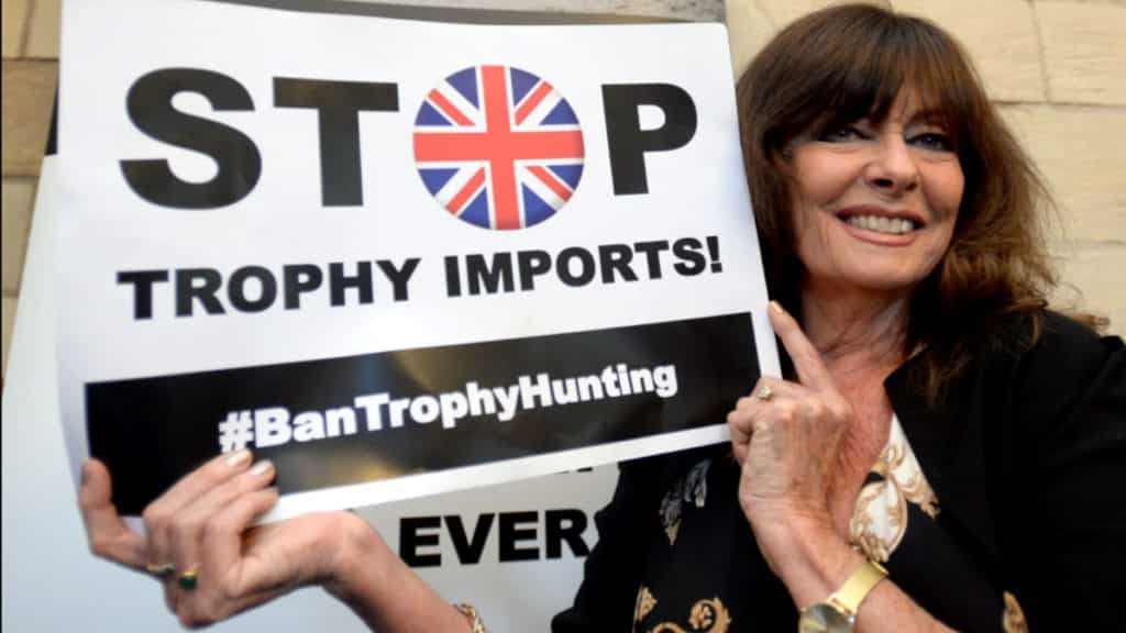 Imagen de la campaña contra la caza de trofeos en Reino Unido.